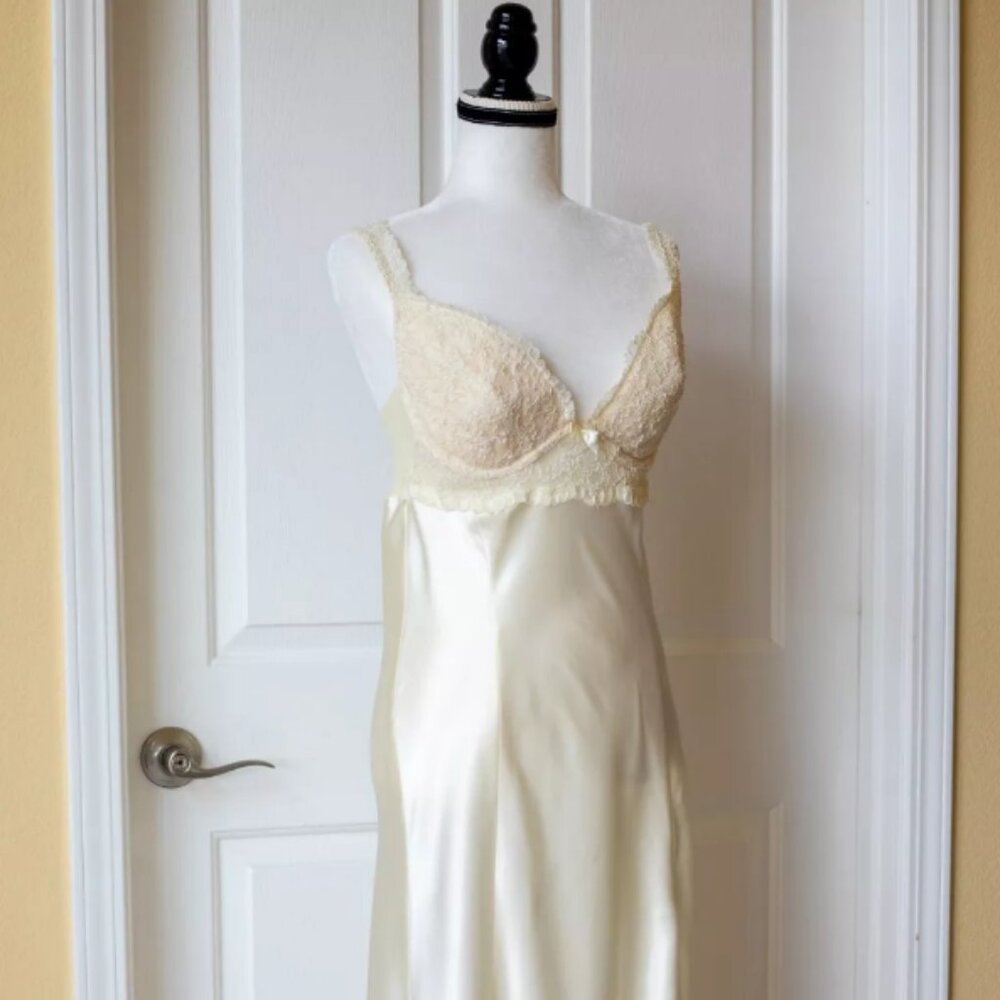 VINTAGE 90s Victoria Secret Ivory Long Bridal Nightgown - Bra 34 C/D -Size L